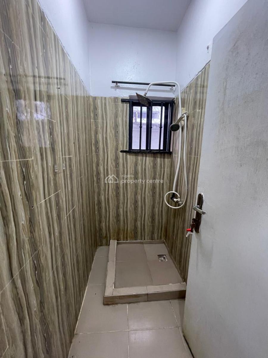 a Room and Parlour Bq, Off Omorinre Johnson Street, Lekki Phase 1, Lekki, Lagos, Mini Flat (room and Parlour) for Rent