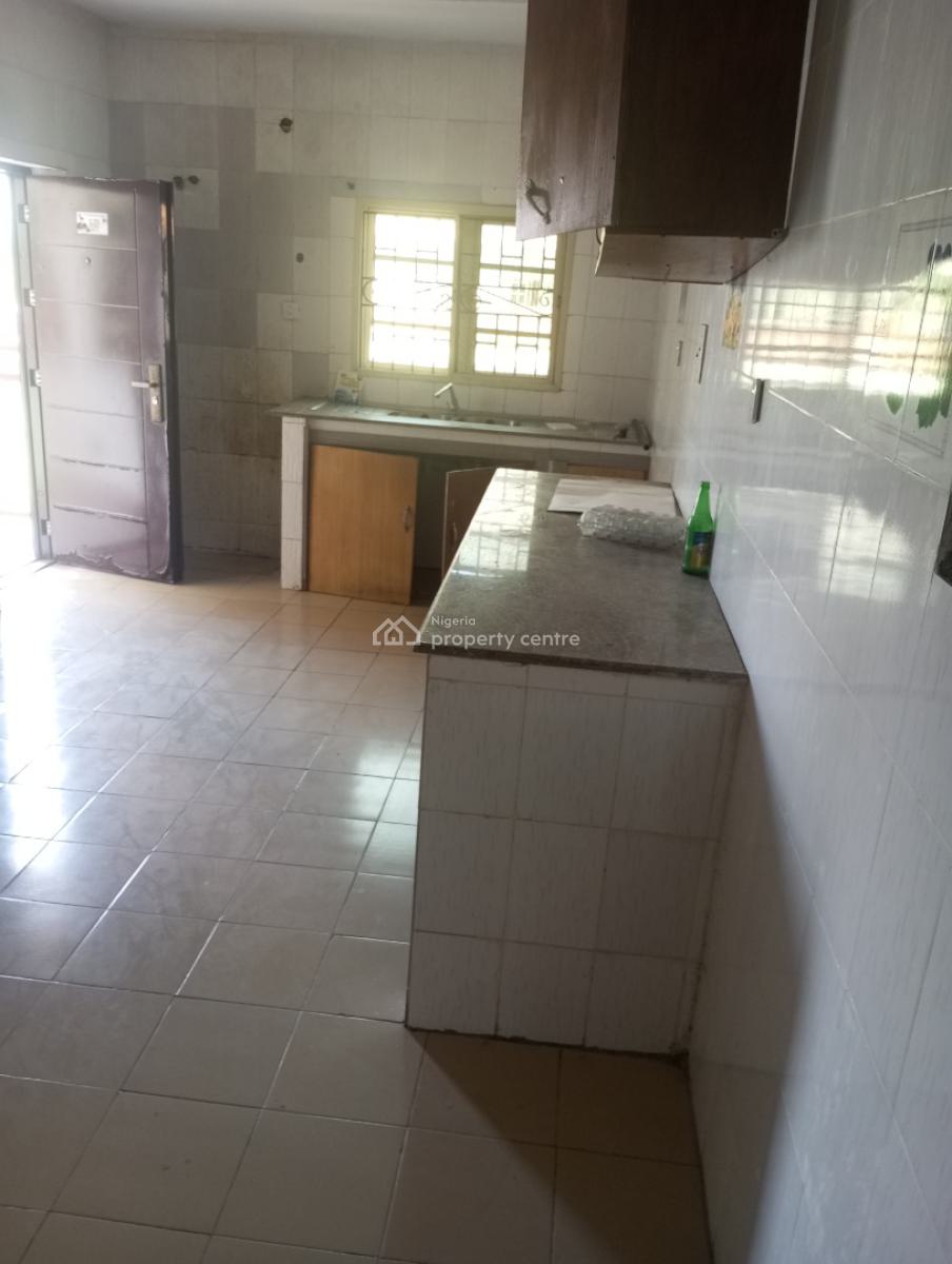 Spacious 2 Bedroom Upstairs, Divine Estate, Amuwo Odofin, Lagos, Flat / Apartment for Rent