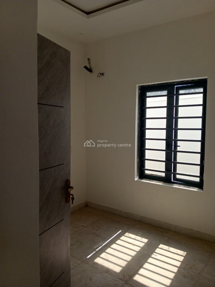 Luxury 3 Bedroom in a Very Secure Estate, Ocean Breeze Estate, Ologolo, Lekki, Lagos, Terraced Duplex for Sale