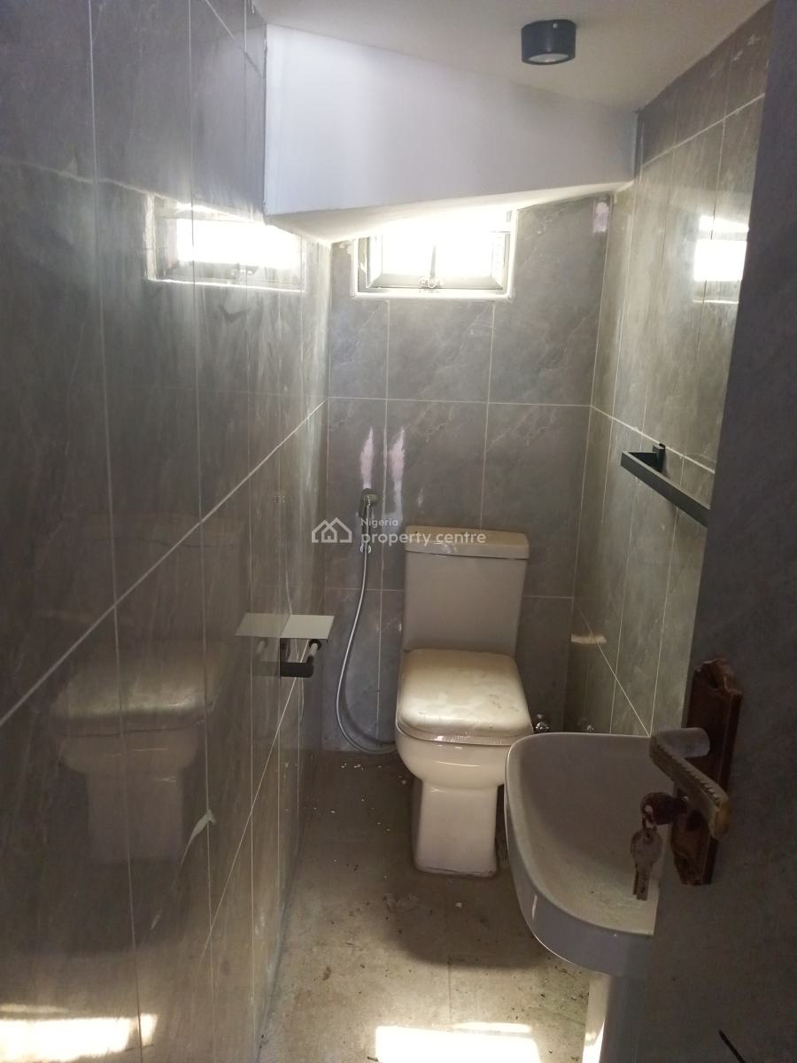 Luxury 3 Bedroom in a Very Secure Estate, Ocean Breeze Estate, Ologolo, Lekki, Lagos, Terraced Duplex for Sale
