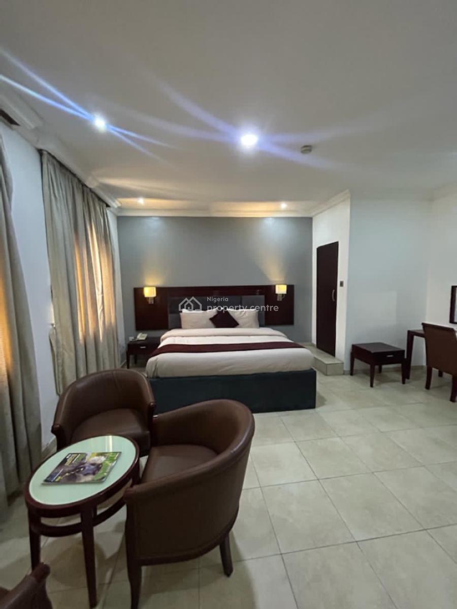 Fully Furnished & Serviced 3 Bedroom Maisonette + Swimming Pool, Gym, Off Admiralty Way, Lekki Phase 1, Lekki, Lagos, Flat / Apartment for Rent