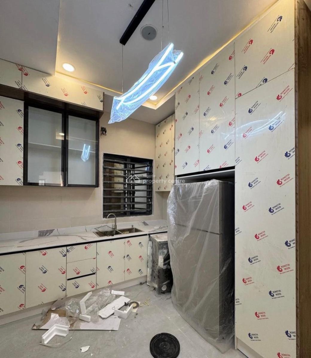 3 Bedroom Apartment, Lekki Phase 1, Lekki, Lagos, Flat / Apartment for Sale