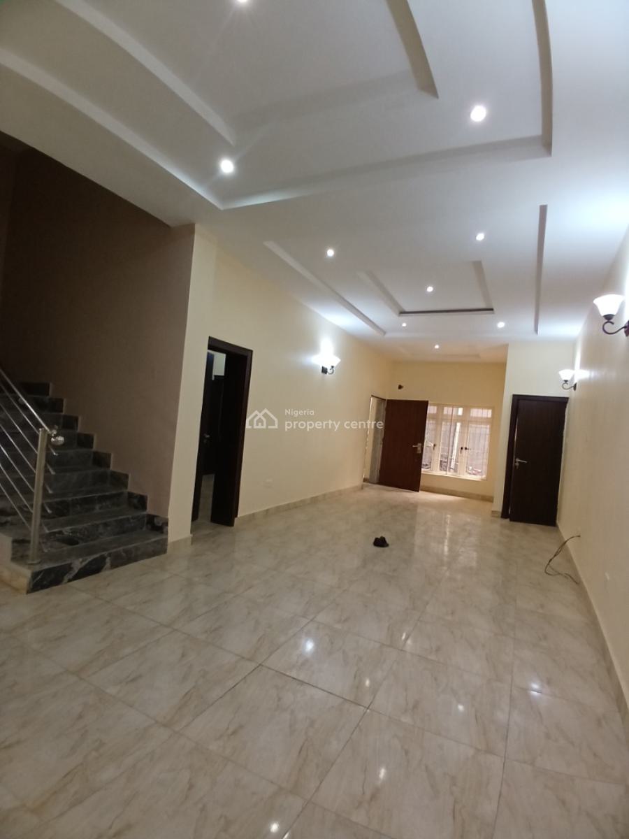 Well Renovated 5 Bedroom Terrace Duplex with 1room Bq, Diplomatic Zone, Guzape District, Abuja, Terraced Duplex for Rent