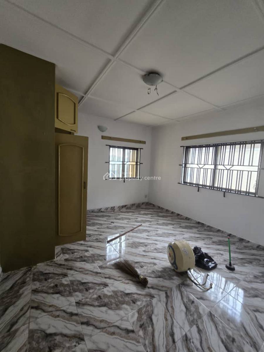 3 Bedroom Flat, Omole Phase 2, Ikeja, Lagos, Flat / Apartment for Rent