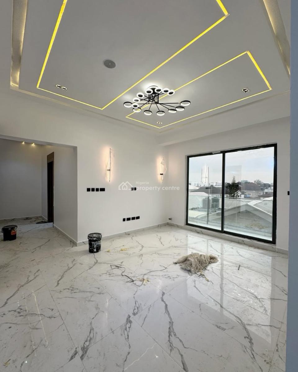 Lovely 2 Bedroom Apartment with Swimming Pool and Gym, Lekki Phase 1, Lekki, Lagos, Flat / Apartment for Sale