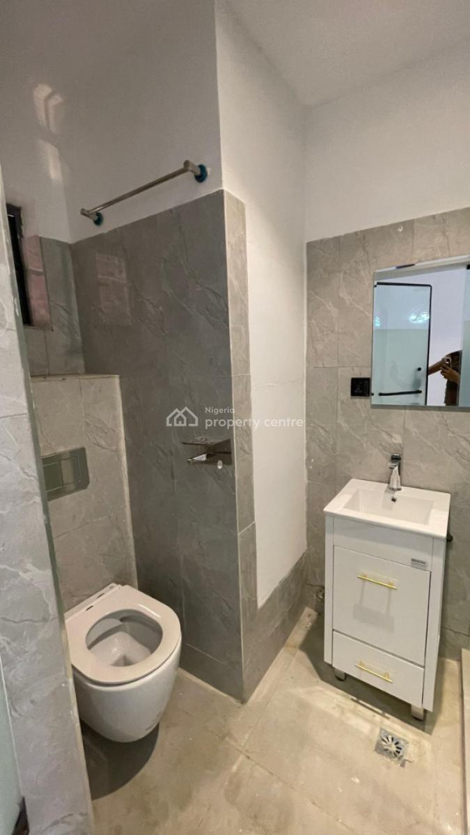 3 Bedroom Penthouse, Lekki Phase 1, Lekki, Lagos, Flat / Apartment for Sale