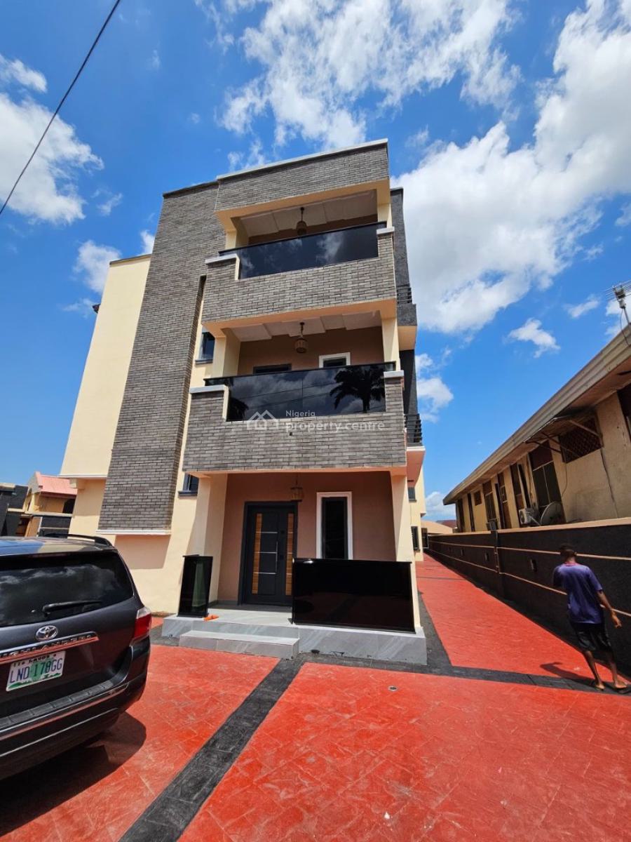 Magnificent 3 Bedroom Apartment in a Serene Estate, Gbagada, Lagos, House for Sale