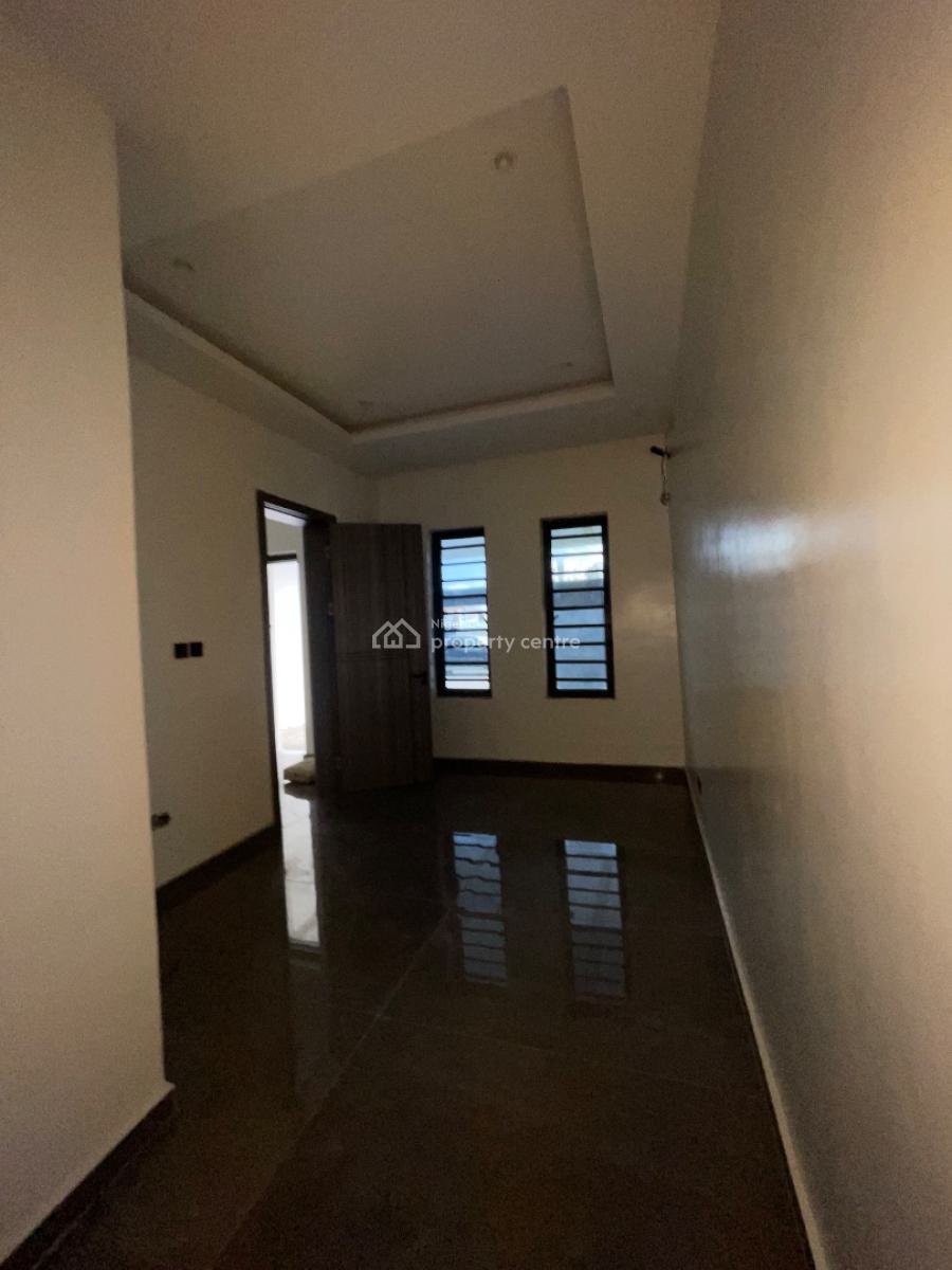 Neatly Built 4 Bedroom Terrace Duplex, Lekki Phase 1, Lekki, Lagos, House for Sale