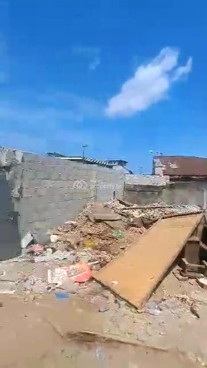 Massive Land Along The Road in a Busy Area, Pedro Road, Shomolu, Lagos, Mixed-use Land for Rent
