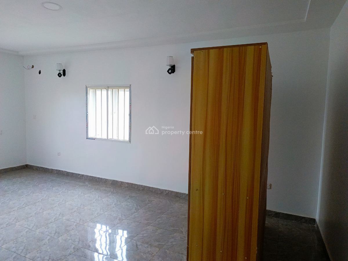 Clean and Spacious 3 Bedroom Flat (last Floor), Peace Apartment, Jahi, Abuja, Flat / Apartment for Rent