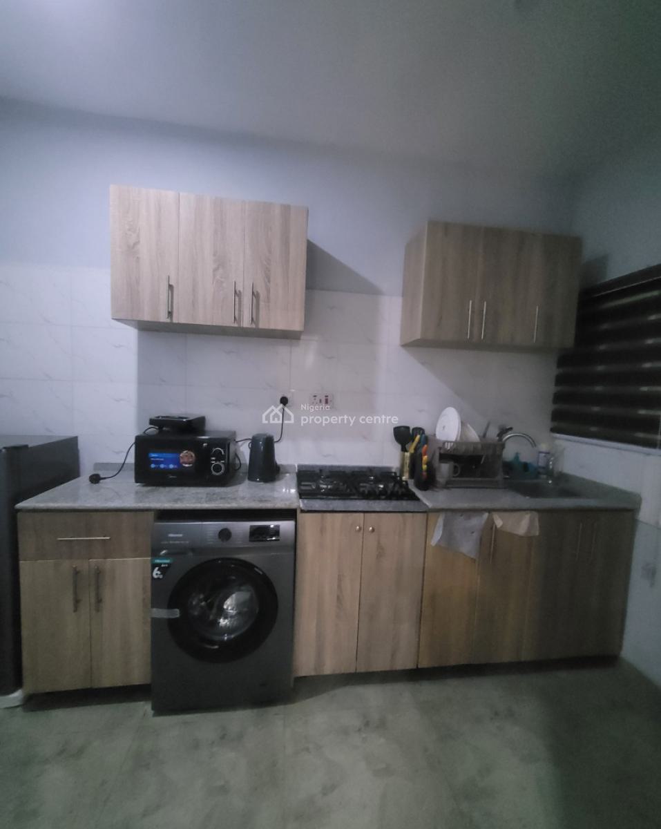 Fully Furnished Luxurious Massive 1 Bedroom Flat, By American International School, Durumi, Abuja, Flat / Apartment for Rent