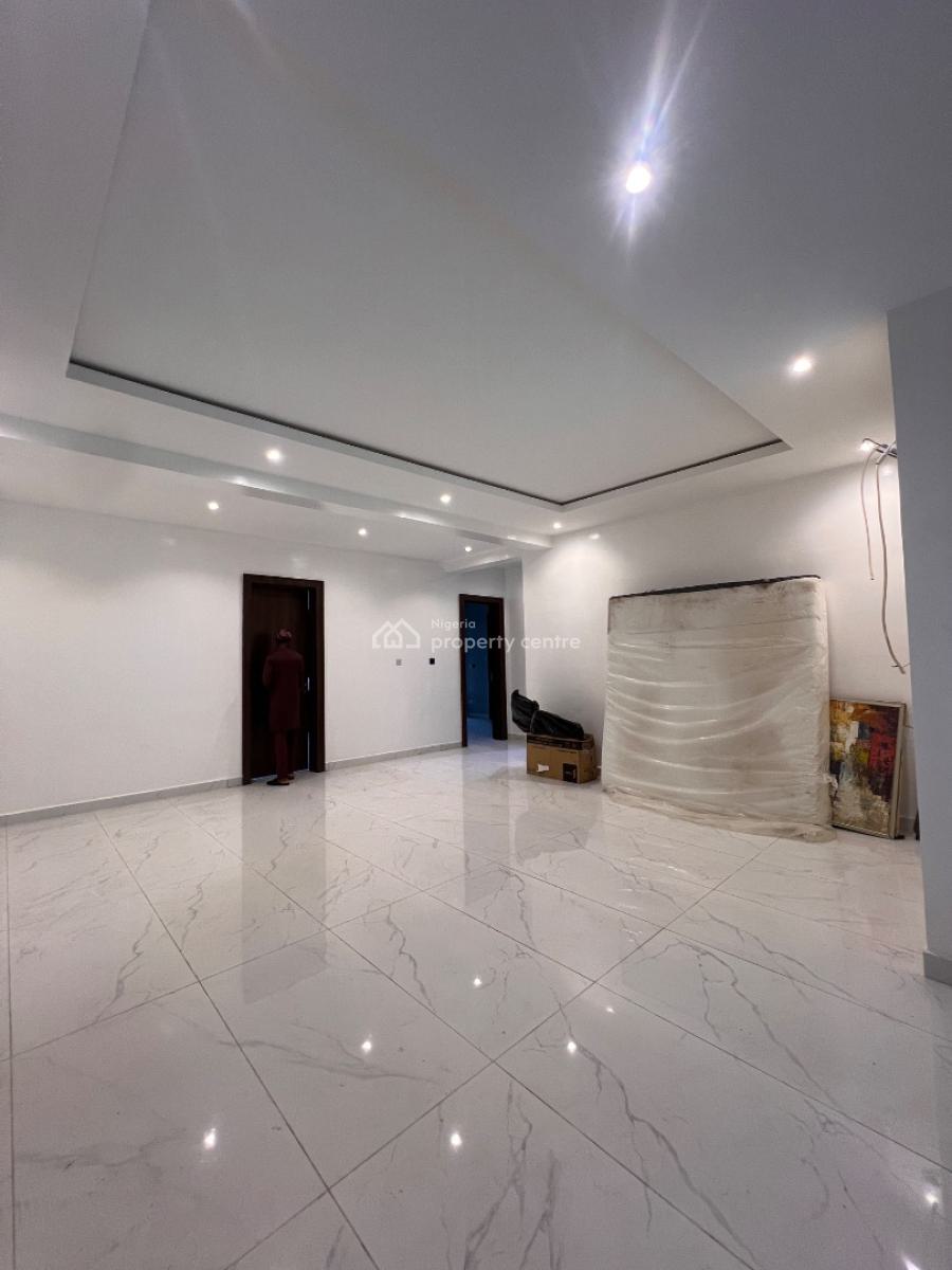 Stunning 3-bedroom Apartment in Lekki Phase 1, Stunning 3-bedroom Apartment in a Very Secured Estate with, Lekki Phase 1, Lekki, Lagos, Block of Flats for Sale