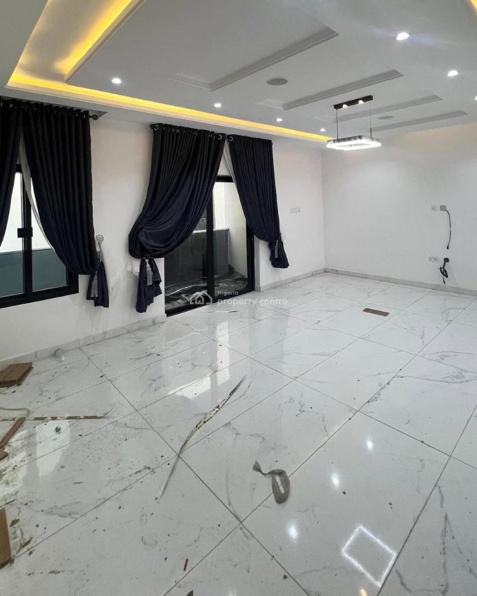 Well Finished 4 Bedroom Maisonette + Bq, Private Cinema, Pool, Gym, Lekki Phase 1, Lekki, Lagos, Flat / Apartment for Sale