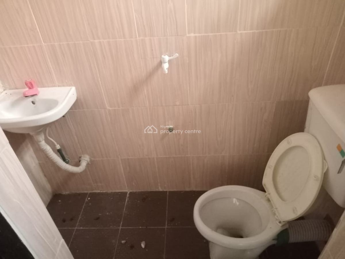 Spacious Room and Parlour in a Serene Environment, Majek First Gate, Sangotedo, Ajah, Lagos, Mini Flat (room and Parlour) for Rent