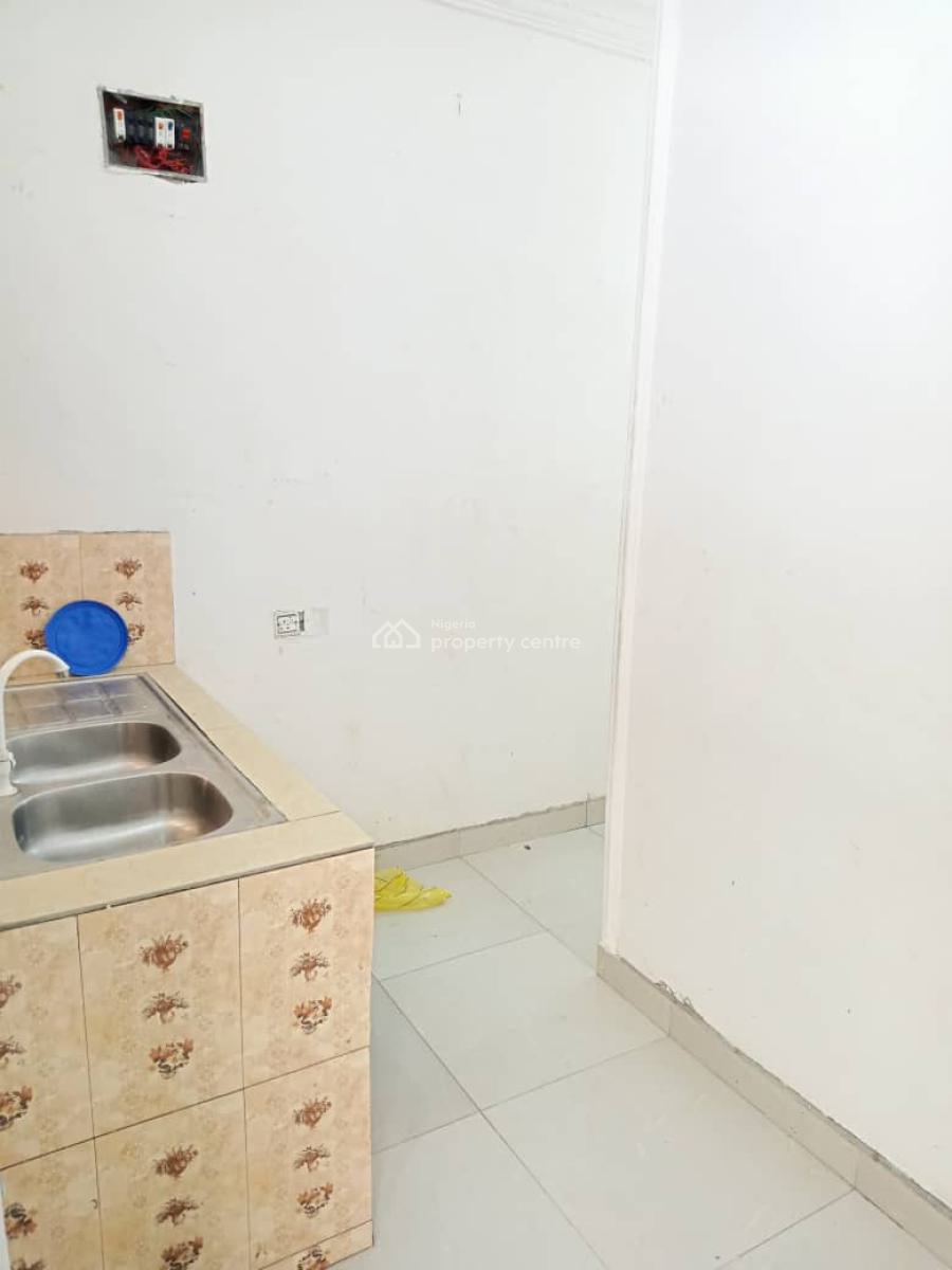 Spacious Room and Parlour in a Serene Environment, Majek First Gate, Sangotedo, Ajah, Lagos, Mini Flat (room and Parlour) for Rent