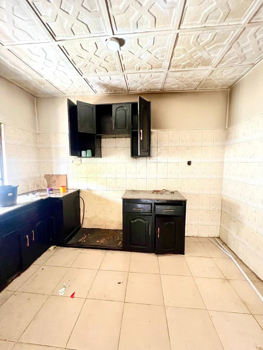 Spacious 3 Bedroom Apartment, Lekki Phase 1, Lekki, Lagos, Flat / Apartment for Rent