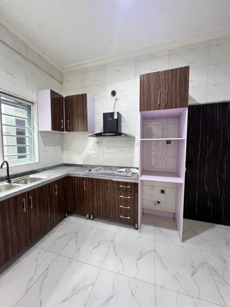 4 Bedroom Apartment, Bella Court Phase 1, Meadow Hall Ikate, Ikate Elegushi, Lekki, Lagos, Flat / Apartment for Sale
