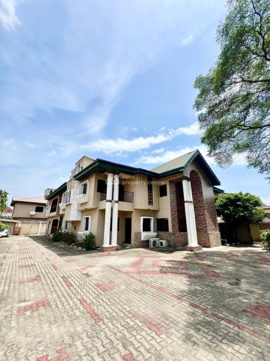 Spacious 3-bedroom Apartment, Lekki Phase 1, Lekki, Lagos, Flat / Apartment for Rent