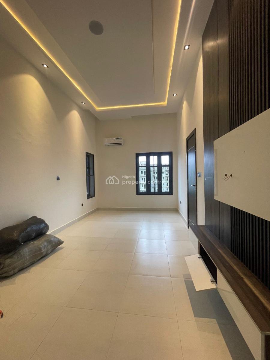 Beautifully Built 3 Bedrooms Apartment with Bq, Gym and Elevator, Lekki Phase 1, Lekki, Lagos, Flat / Apartment for Sale