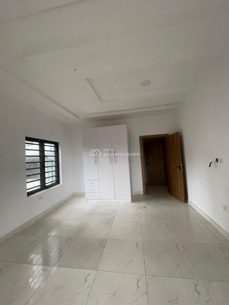 Newly Built 2 Bedroom Apartment with Gym and Elevator, Lekki Phase 1, Lekki, Lagos, Flat / Apartment for Sale