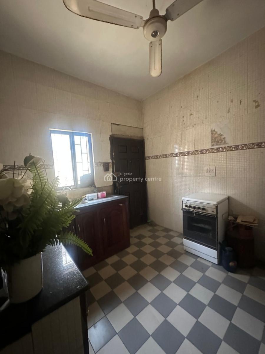 Converted Mini 2 Bedroom Flat., Ologolo, Lekki, Lagos, Flat / Apartment for Rent