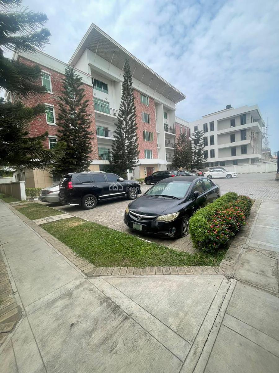 Three-bedroom Flat with a Room Bq Located in a Well Maintained, Serene, Off Admiralty Way, Lekki Phase 1, Lekki, Lagos, House for Rent