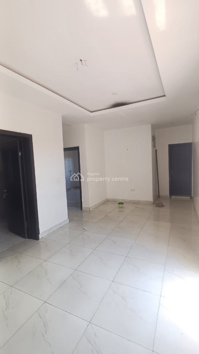 Spacious 2 Bedroom Flat for Distress, Ogombo Road After Con Oil, Lekki Phase 2, Lekki, Lagos, Block of Flats for Sale