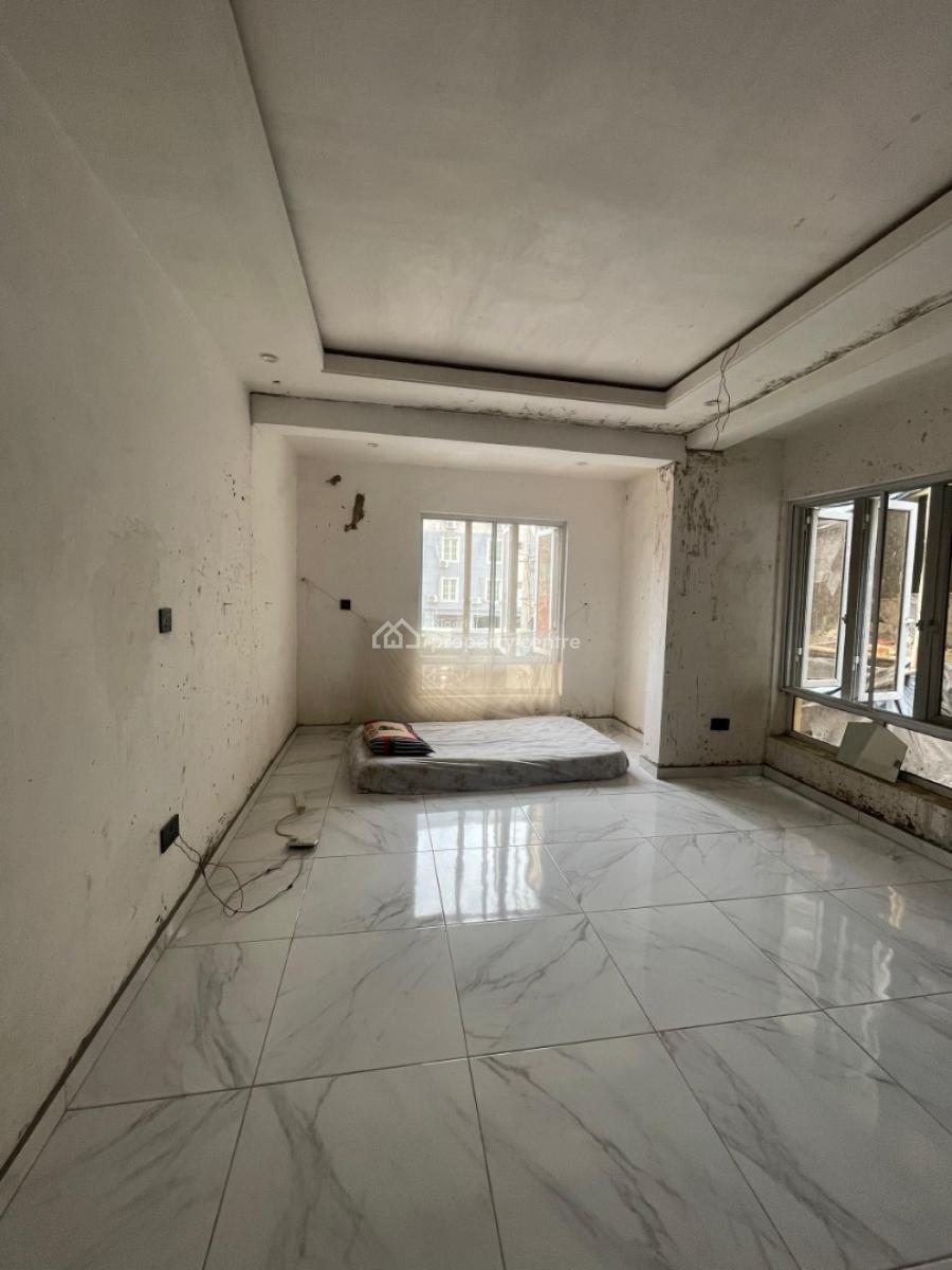 Spaciously Built 3 Bedroom Apartment, Lekki Phase 1, Lekki, Lagos, Flat / Apartment for Rent
