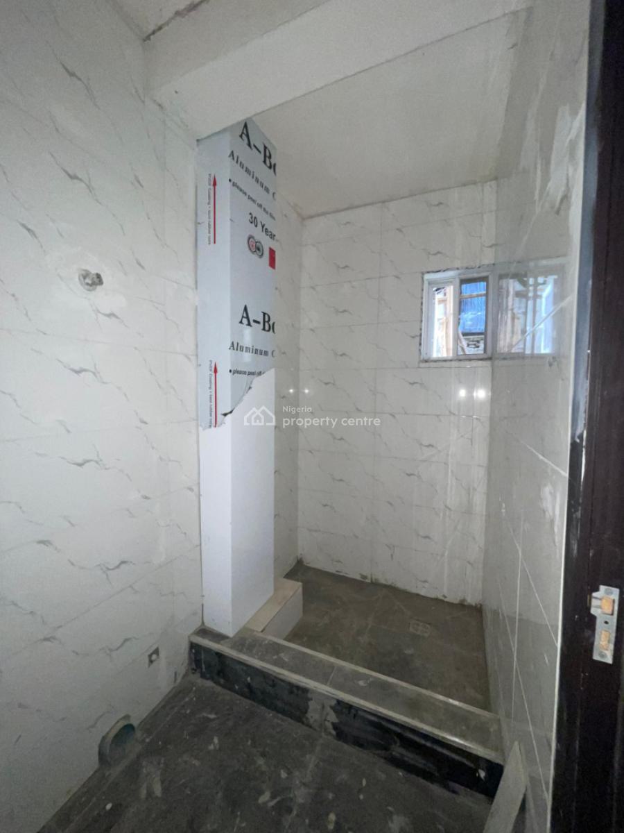 Spaciously Built 3 Bedroom Apartment, Lekki Phase 1, Lekki, Lagos, Flat / Apartment for Rent