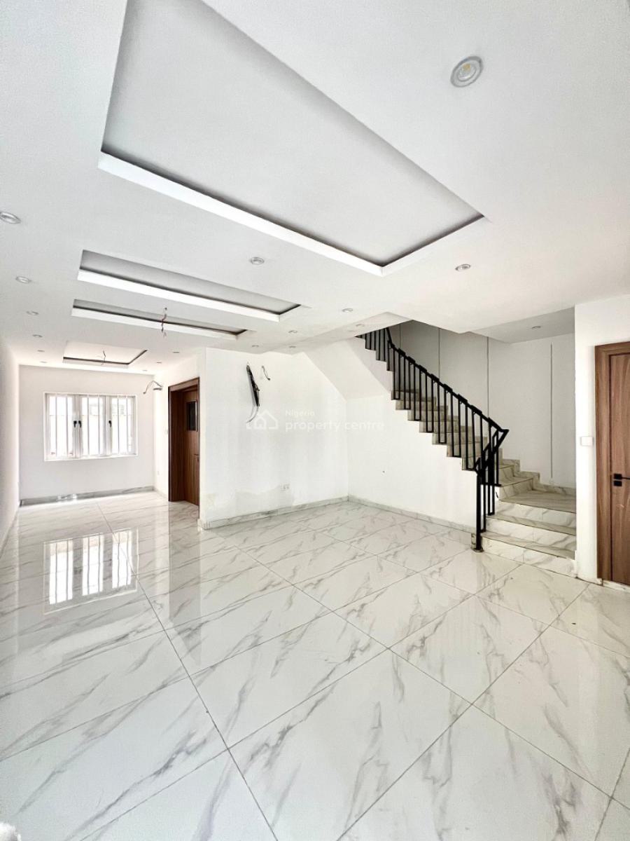 Spacious Well Maintained 4 Bedroom Terraced Duplex, Lekki Phase 1, Lekki, Lagos, Terraced Duplex for Rent
