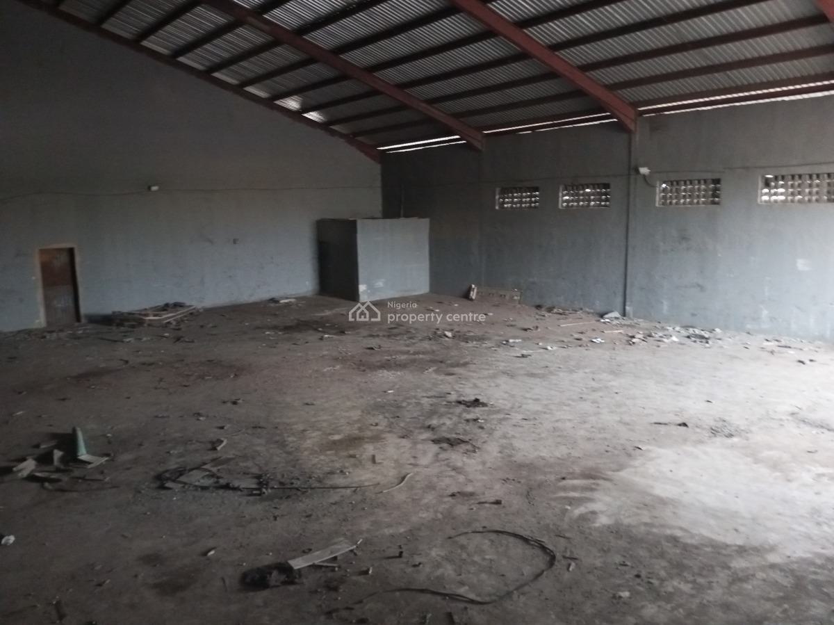 Warehouse with Office, Before Ibafo, Along Lagos Ibadan Express Way, Ogun State, Obafemi Owode, Ogun, Warehouse for Rent