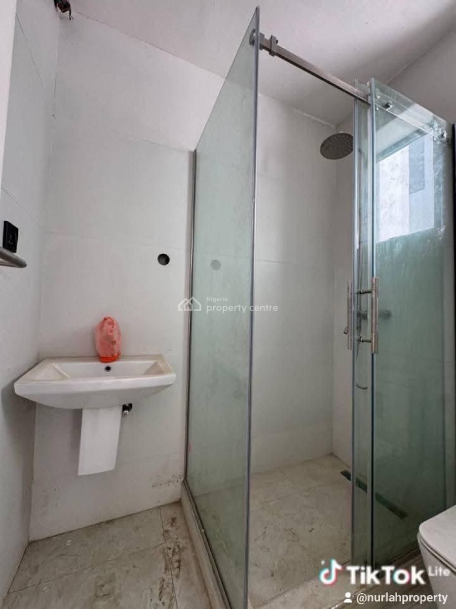 Lovely 3 Bedroom Apartment with Elevator, Pool and Gym, Lekki Phase 1, Lekki, Lagos, Block of Flats for Sale