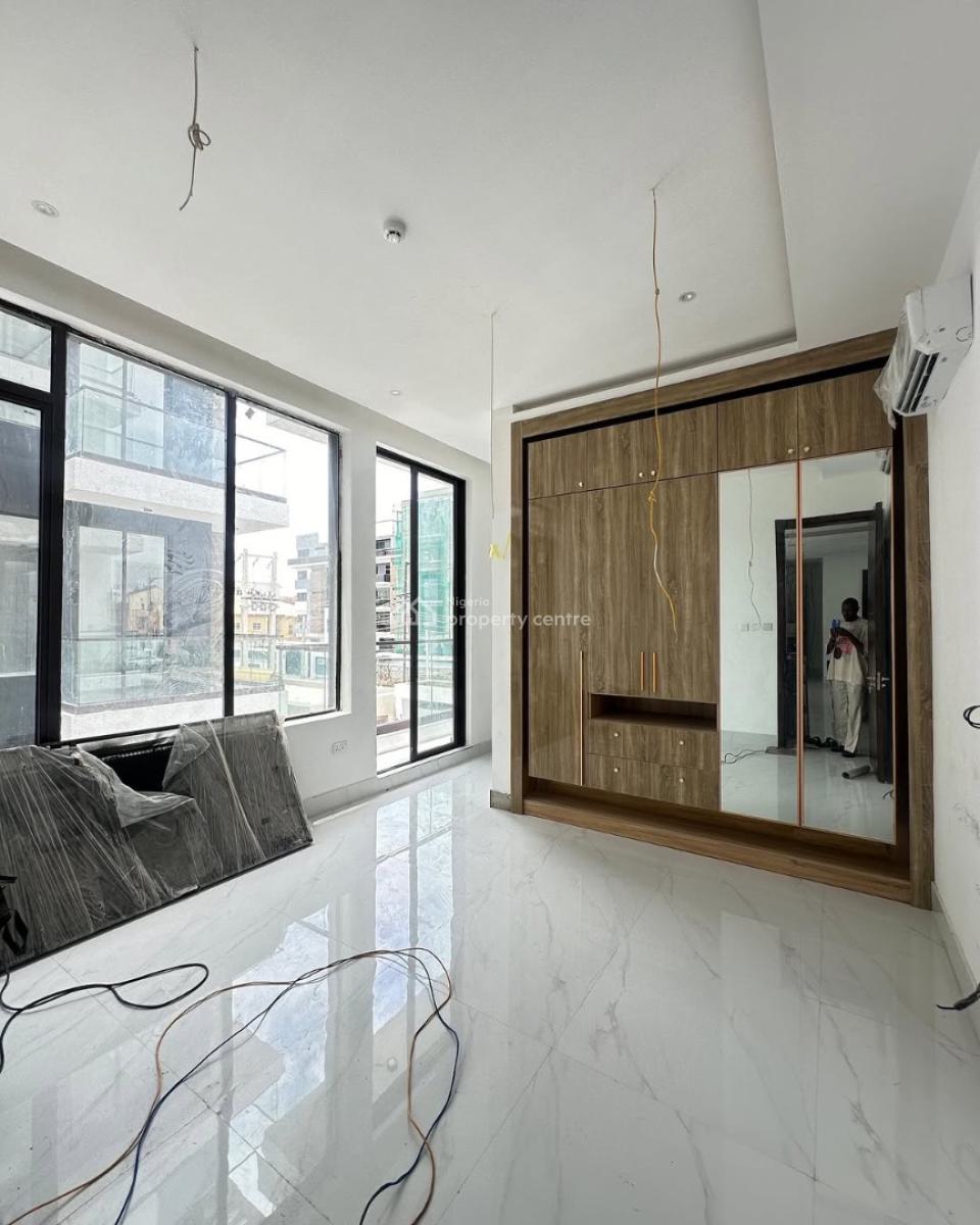 Exquisite 3 Bedroom Apartment with Swimming Pool, Lekki Phase 1, Lekki, Lagos, Block of Flats for Sale