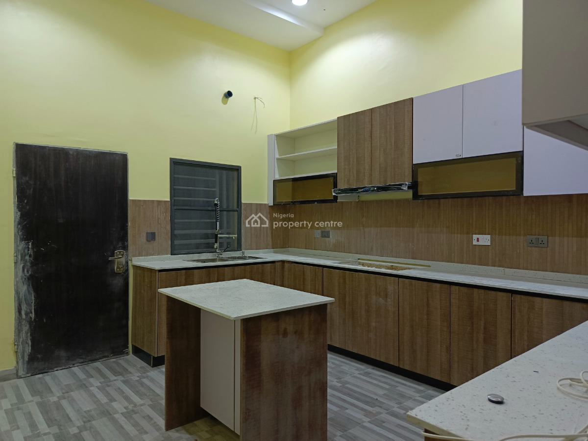 Luxury 4 Bedroom Terrace with Bq, Guzape, Guzape District, Abuja, Flat / Apartment for Rent