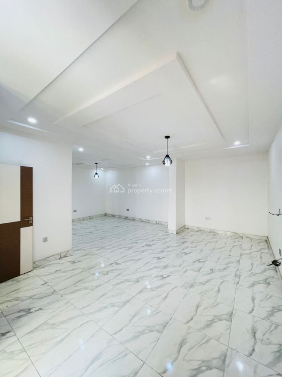 Self Serviced 2 Bedroom Flat Upstairs, Orchid Hotel Road, Lekki, Lagos, Flat / Apartment for Rent