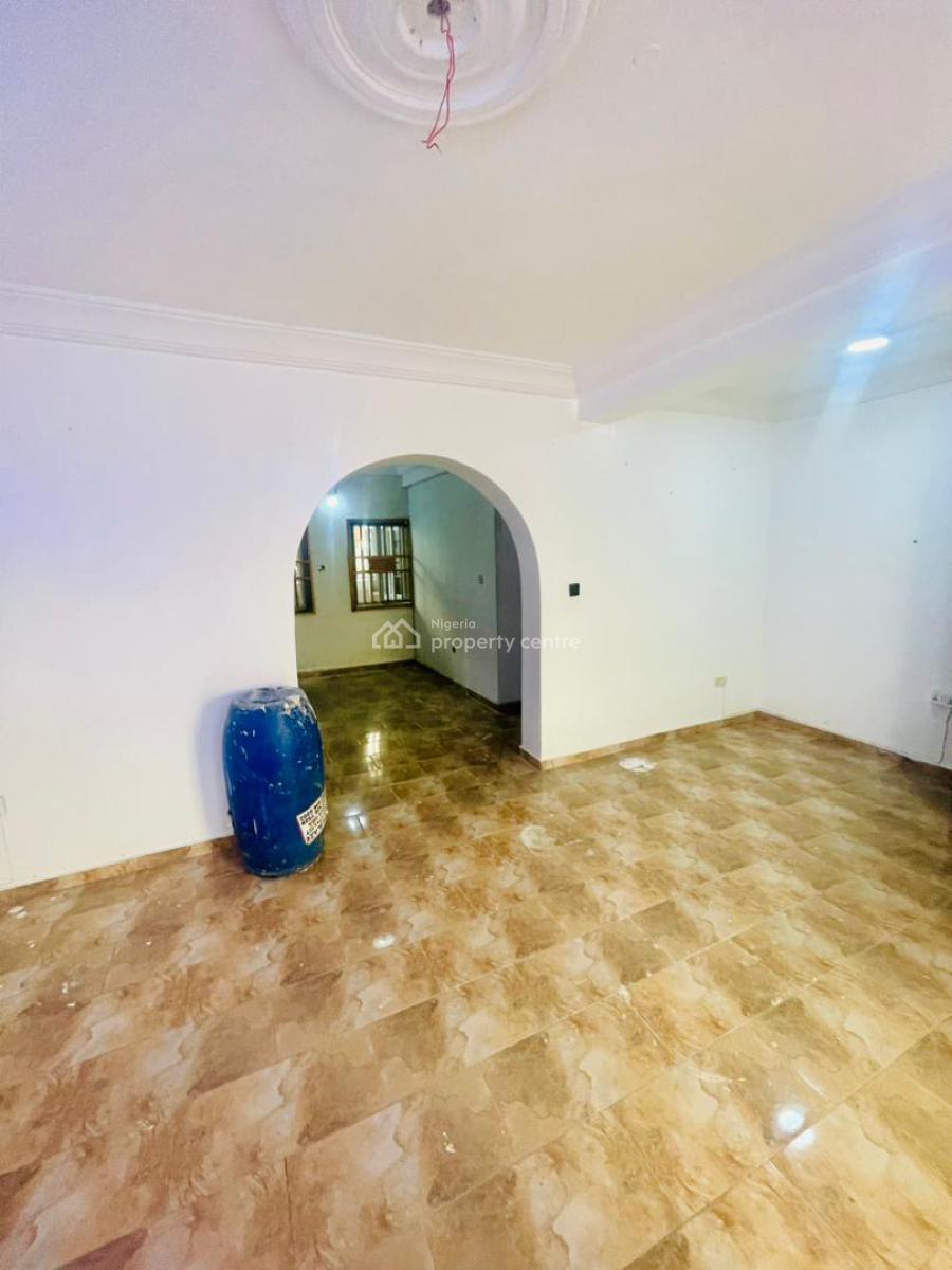 Spacious and Close to The Estates Gate, Villa, Ikota, Lekki, Lagos, Flat / Apartment for Rent