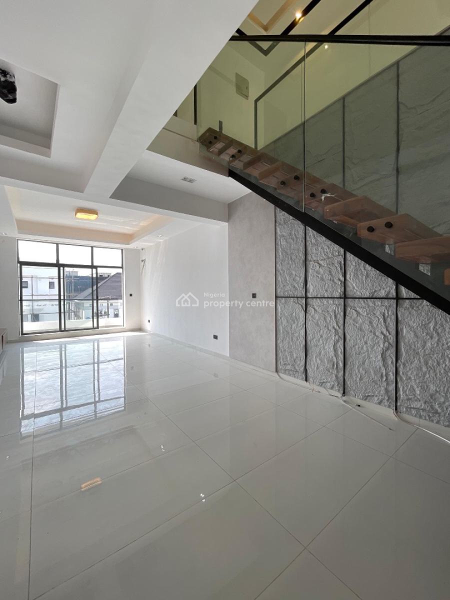 Luxury 4 Bedroom Maisonette with a Pool, Lekki Phase 1, Lekki, Lagos, Flat / Apartment for Sale