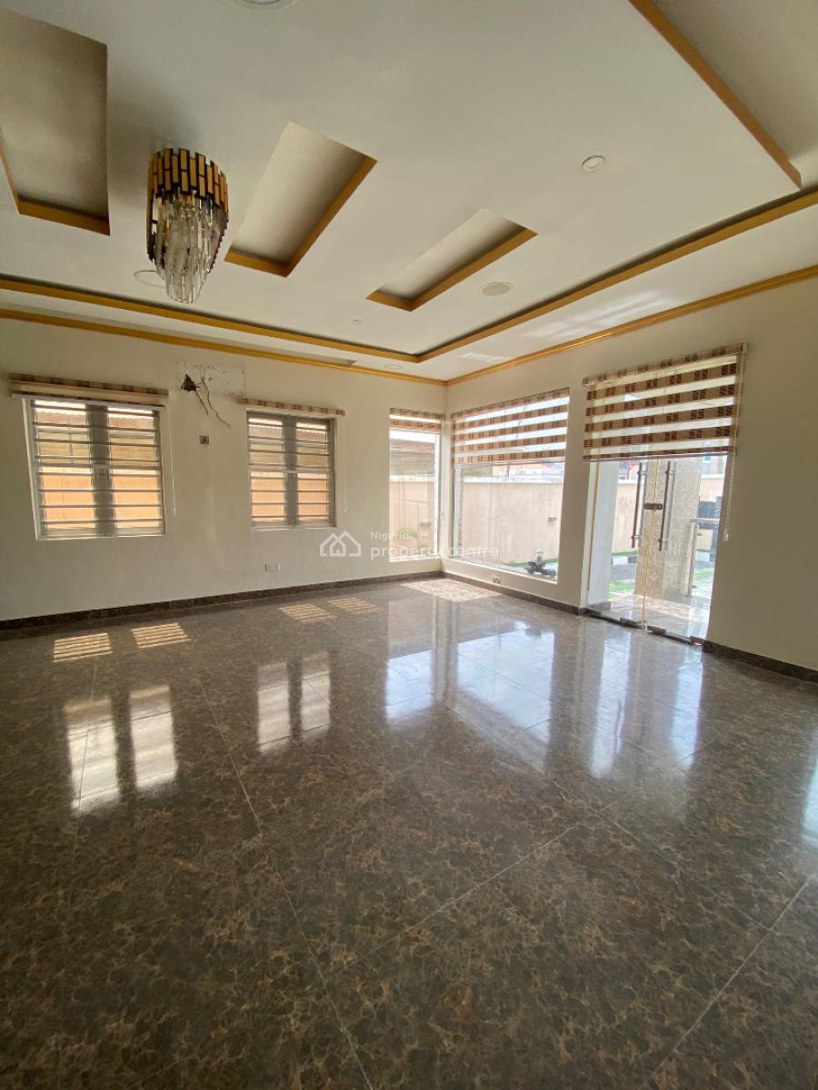Super Distress  Spacious 5 Bedroom Bungalow with Luxurious Amenities, Sangotedo, Ajah, Lagos, Detached Duplex for Sale