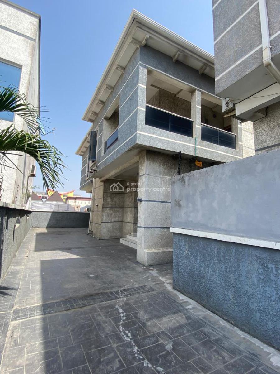 5 Bedrooms 5 Bathrooms: Sqm 345 Well Built Custom Home, Osapa, Lekki, Lagos, Detached Duplex for Sale