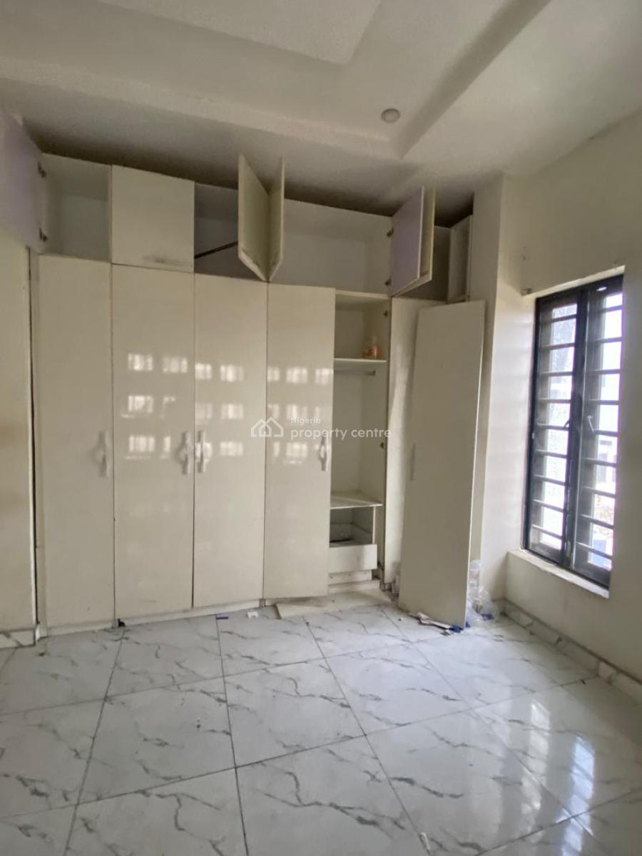 5 Bedrooms 5 Bathrooms: Sqm 345 Well Built Custom Home, Osapa, Lekki, Lagos, Detached Duplex for Sale