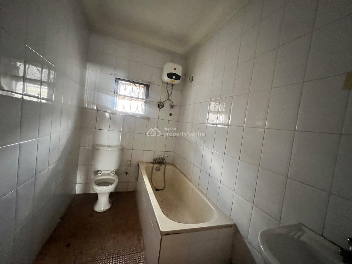Spacious 3 Bedroom Flat with a Room Bq, Lekki Phase 1, Lekki, Lagos, Flat / Apartment for Rent