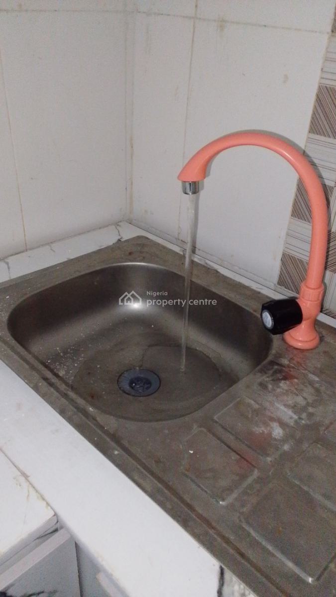 a Master Bedroom Studio Apartment, Chevron Drive Bera Estate Chevron, Lekki, Lagos, Self Contain (single Rooms) for Rent