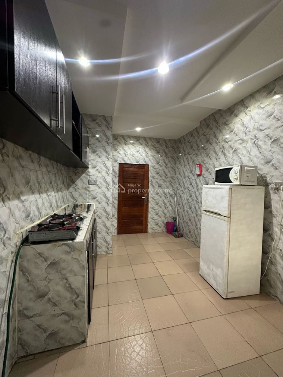 Beautiful 3 Bedroom Available for Bookings, Surulere, Lagos, Flat / Apartment Short Let