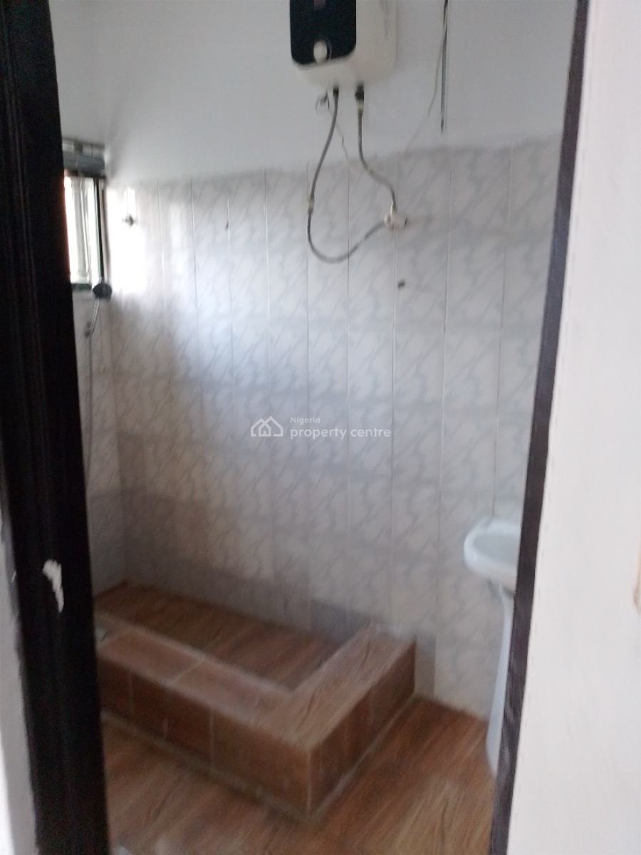 Clean 2 Bedroom Flat, Lekki Right, Lekki, Lagos, Flat / Apartment for Rent