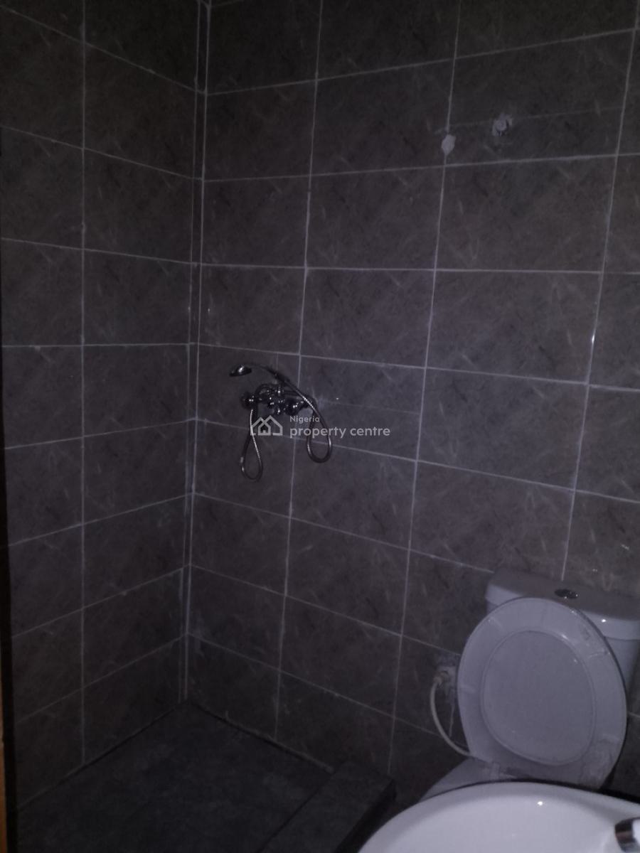 a Spacious 2bedroom Flat Apartment, Ilaje Mobile Road, Ajah, Lagos, Flat / Apartment for Rent