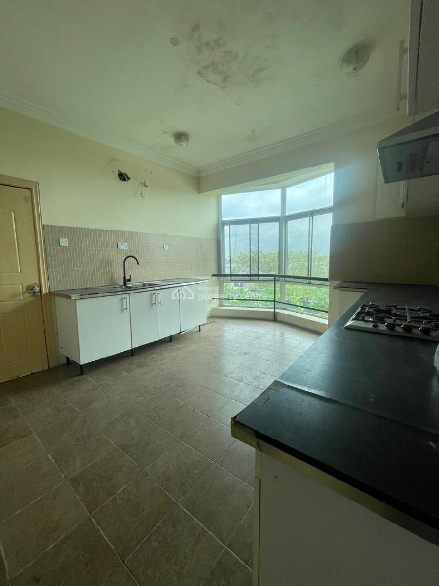 Spacious 3 Bedroom Apartment with a Room Bq,24/7 Light, Lekki Phase 1, Lekki, Lagos, Flat / Apartment for Rent