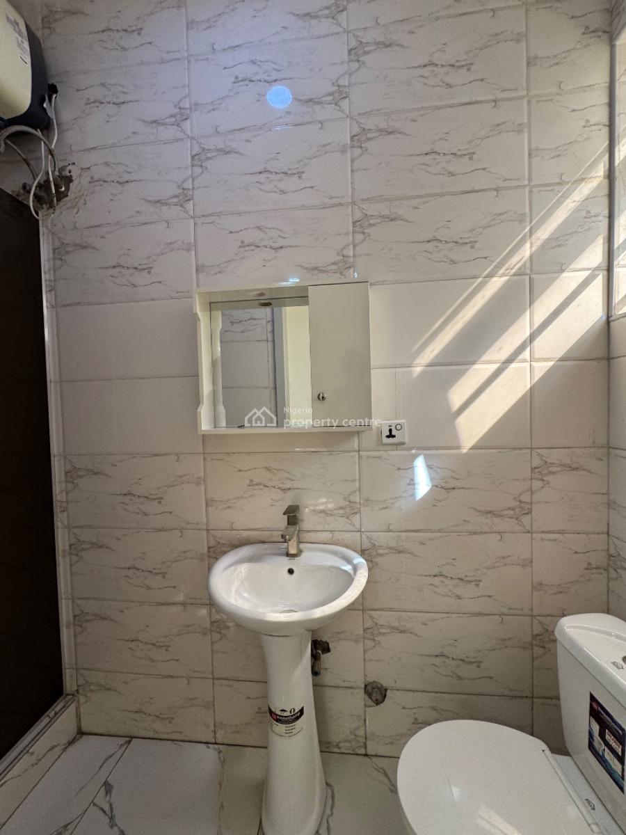 4 𝐁𝐄𝐃𝐑𝐎𝐎𝐌 𝐒𝐄𝐌𝐈 𝐃𝐄𝐓𝐀𝐂𝐇𝐄𝐃 𝐃𝐔𝐏𝐋𝐄𝐗, Chevron Toll Gate, Lekki Phase 2, Lekki, Lagos, Semi-detached Duplex for Rent