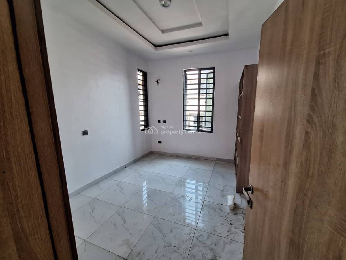 Lovely & Unique 2 Bedroom Apartment in Secure Environment, Ologolo, Lekki, Lagos, Flat / Apartment for Rent