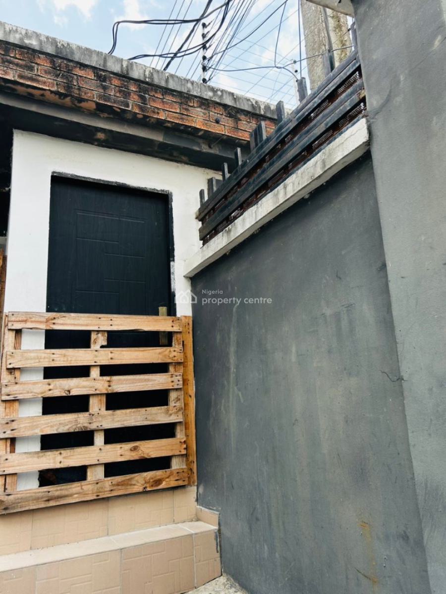 Distress 4bedroom Detached Home, Lekki Lagos, Lekki, Lagos, Detached Duplex for Sale
