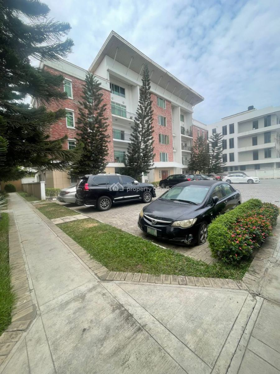 Three-bedroom Flat with a Room Bq Located in a Well Maintained and Serene Environment, Lekki Phase 1, Lekki, Lagos, Flat / Apartment for Rent